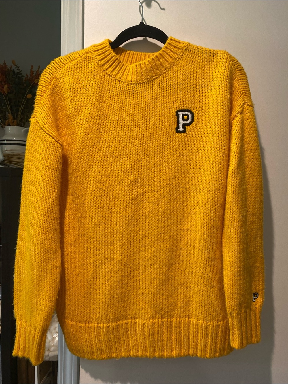 PINK Victoria's Secret Yellow Knit Crew Neck Logo Pullover Sweater Women's XS